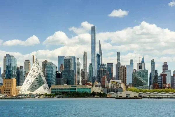 全球城市天际线：上海浦西外滩、纽约曼哈顿等壮丽景观与文化风貌
