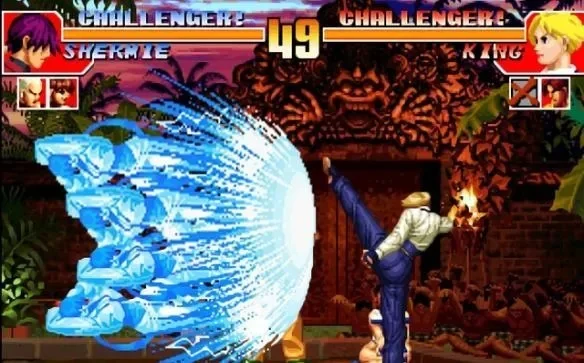 拳皇97抓取技巧详解:近身、中远距投技与躲避攻略